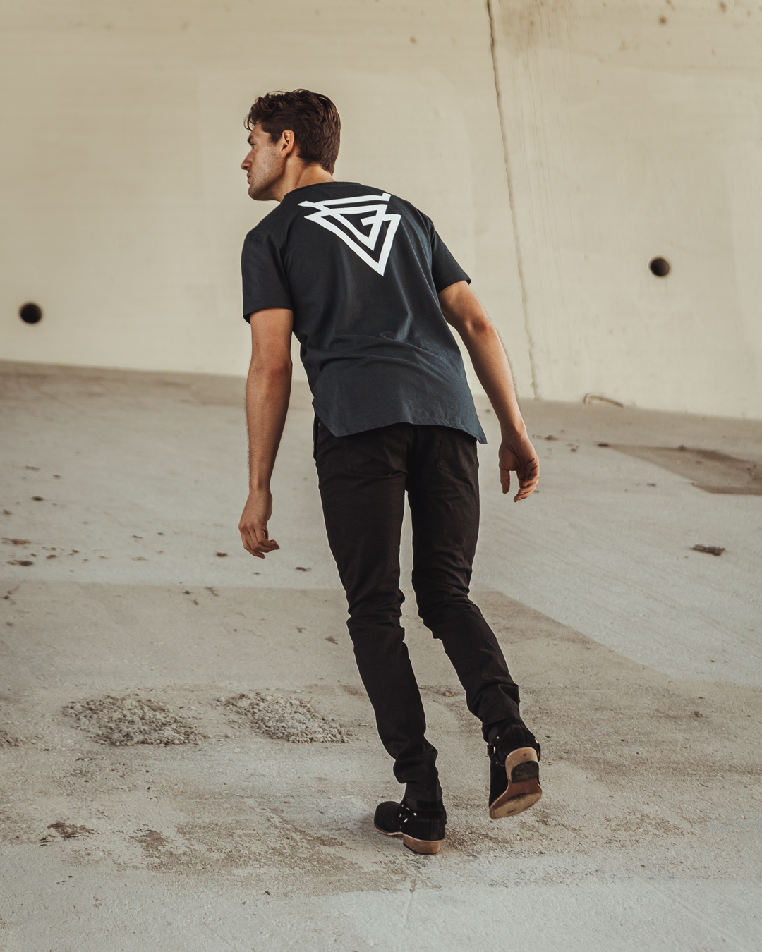 SR Signature Tee in Blue Navy